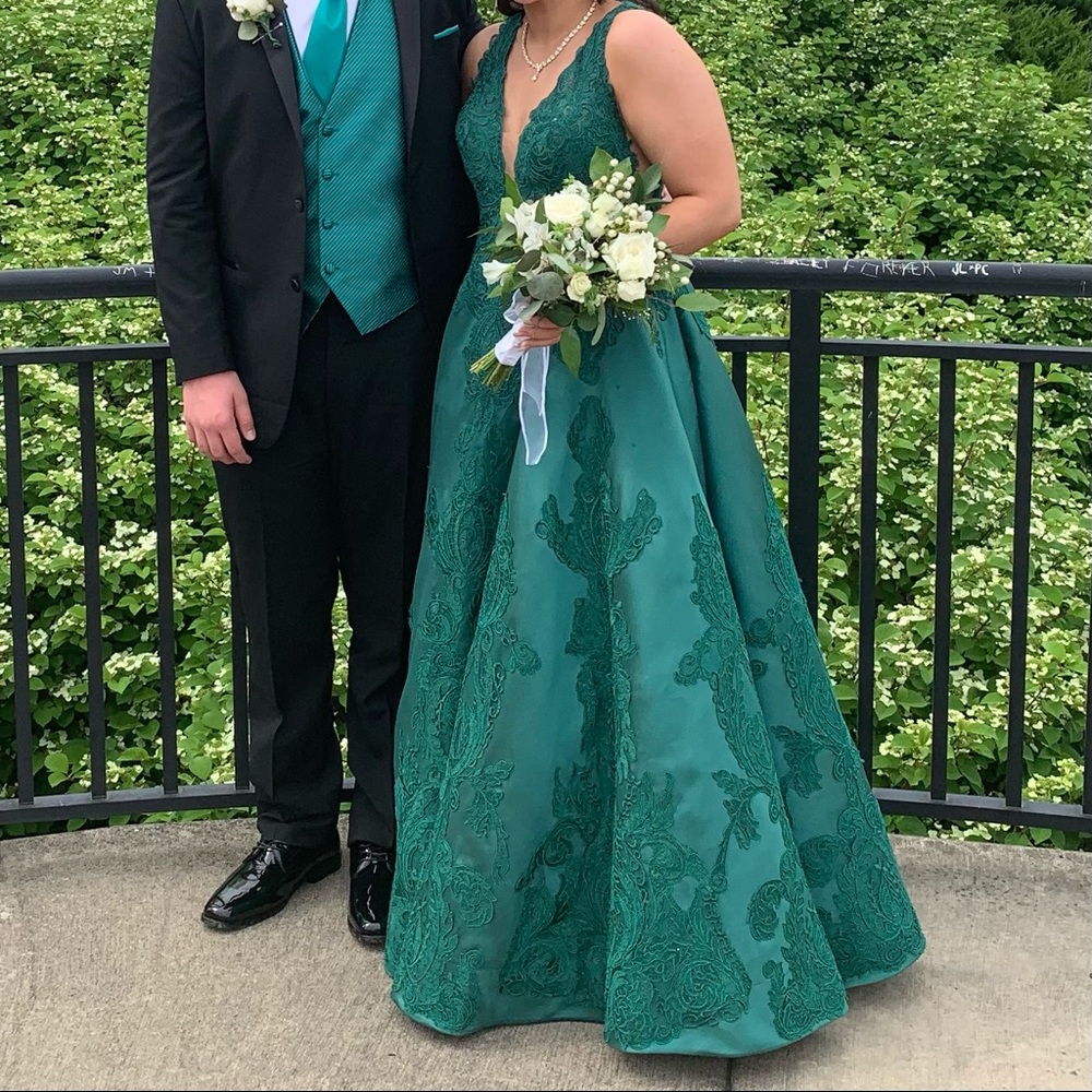 Morilee Madeline Gardner, Size 12, Beaded Lace A-Line Prom Dress